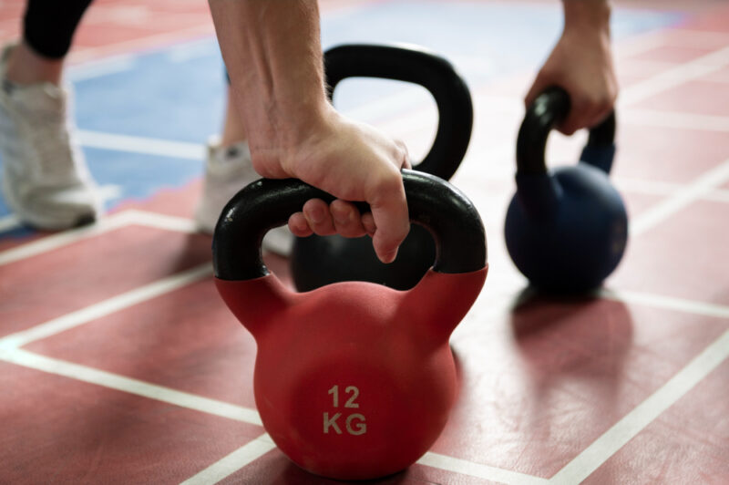 Jak ćwiczyć z kettlebells w domu?